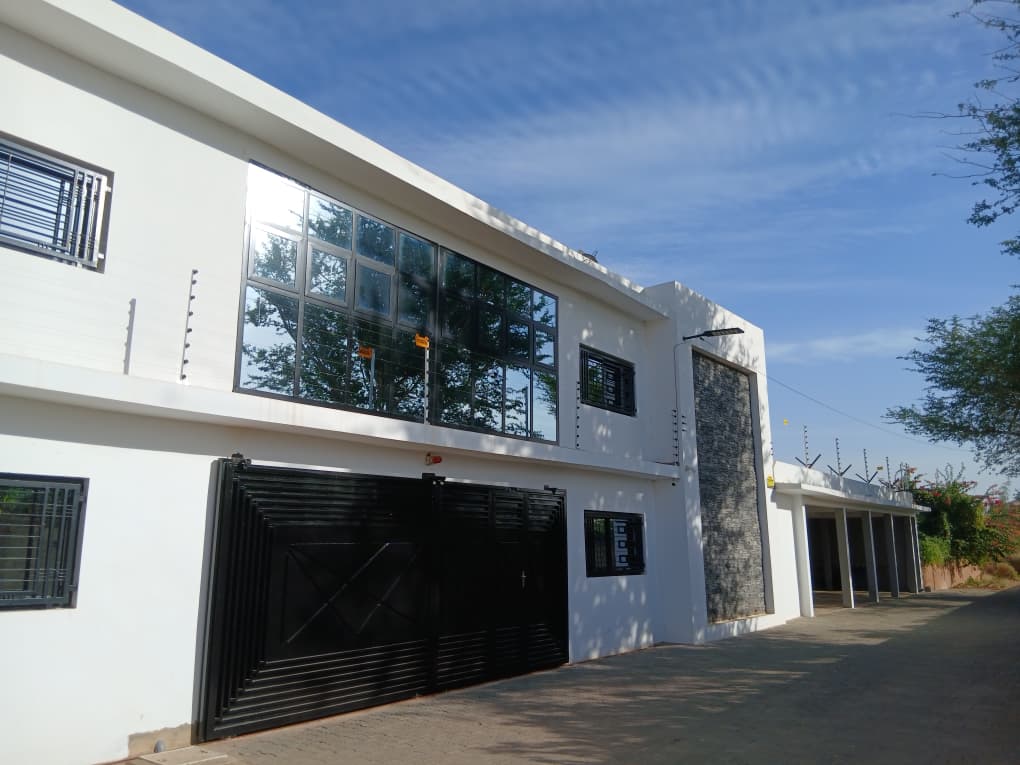 Villa avec piscine privee Saly Sénégal